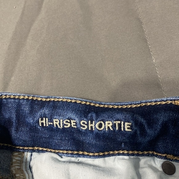 American Eagle 🦅 Hi-Rise Shortie. Size 4 - Picture 3 of 5
